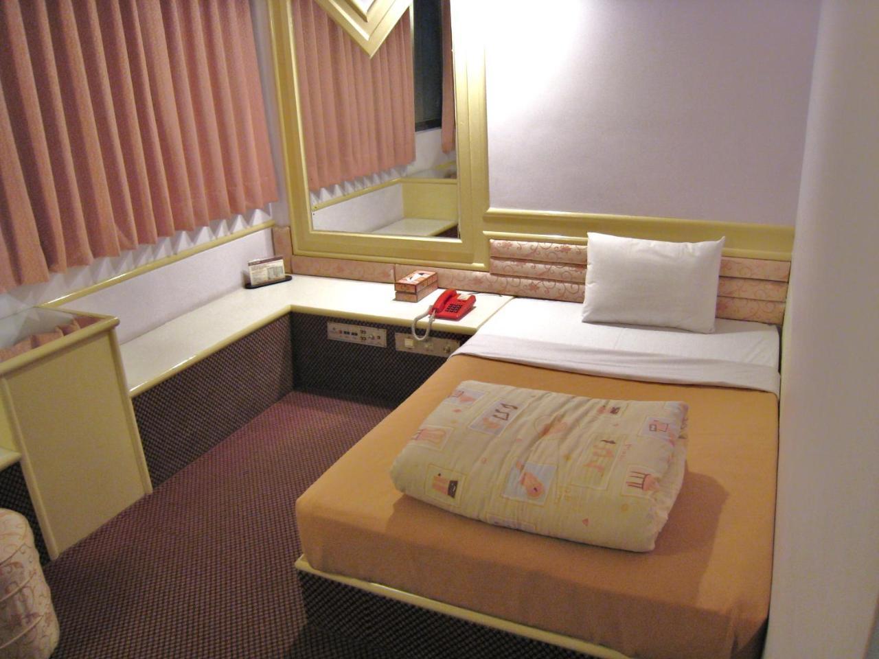 San Tong Hotel Miaoli Extérieur photo